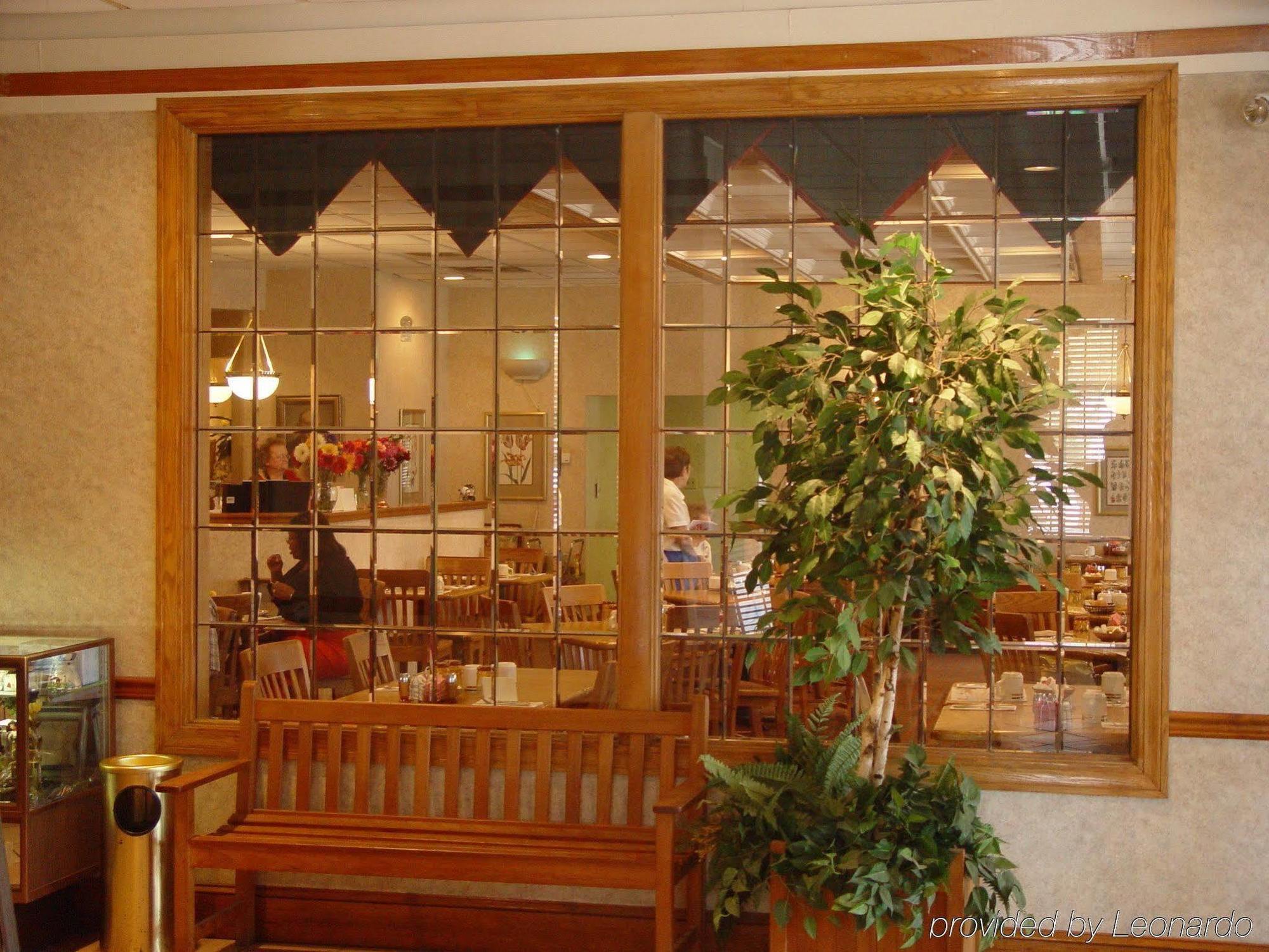 Mayfair Inn Williamston Restaurant photo